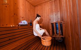 Lavencos Hotel Da Nang Sea View - Free Swimming Pool & Sauna